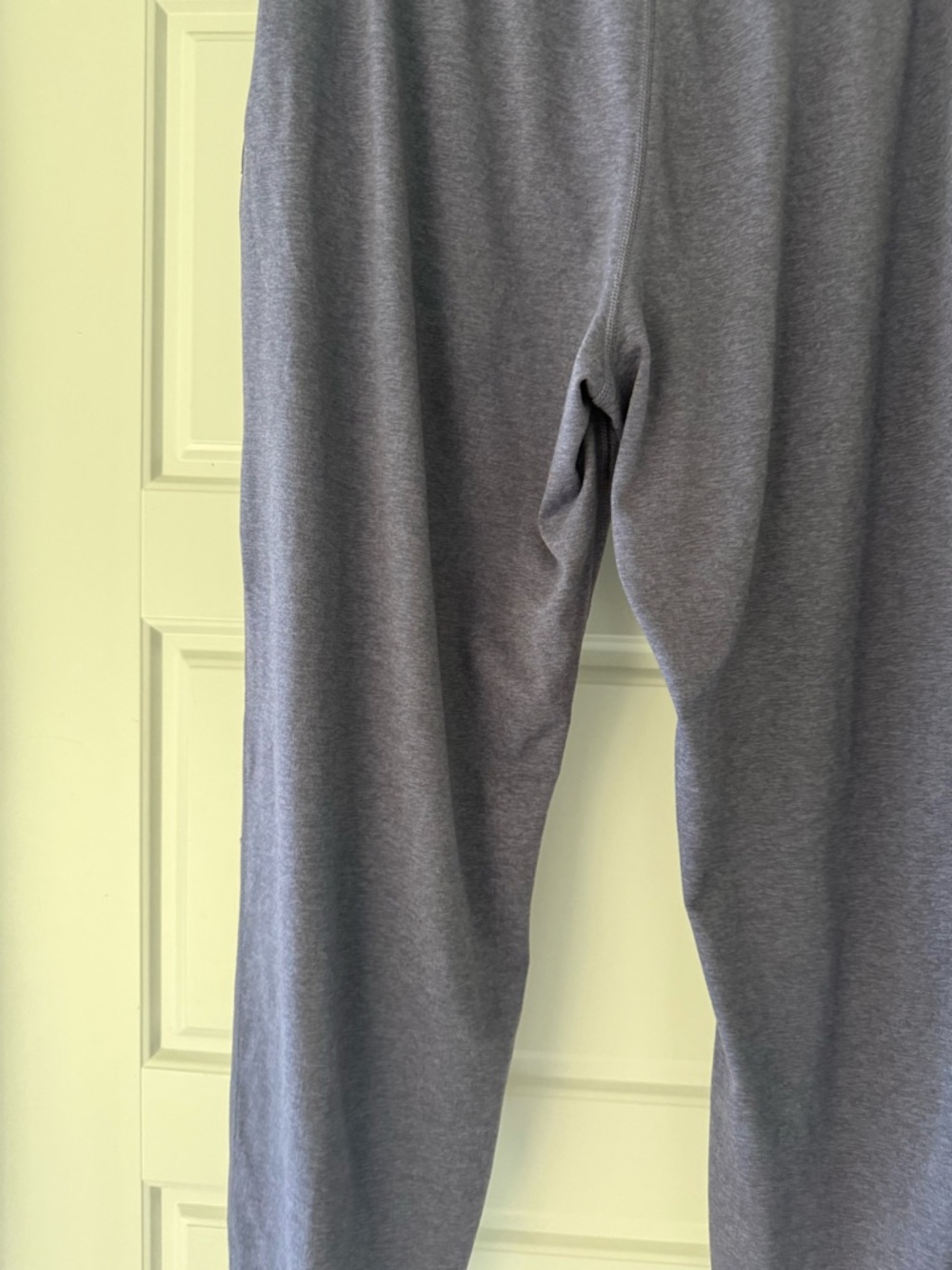 Vuori performance joggers. Women’s size 8 - Picture 6 of 8